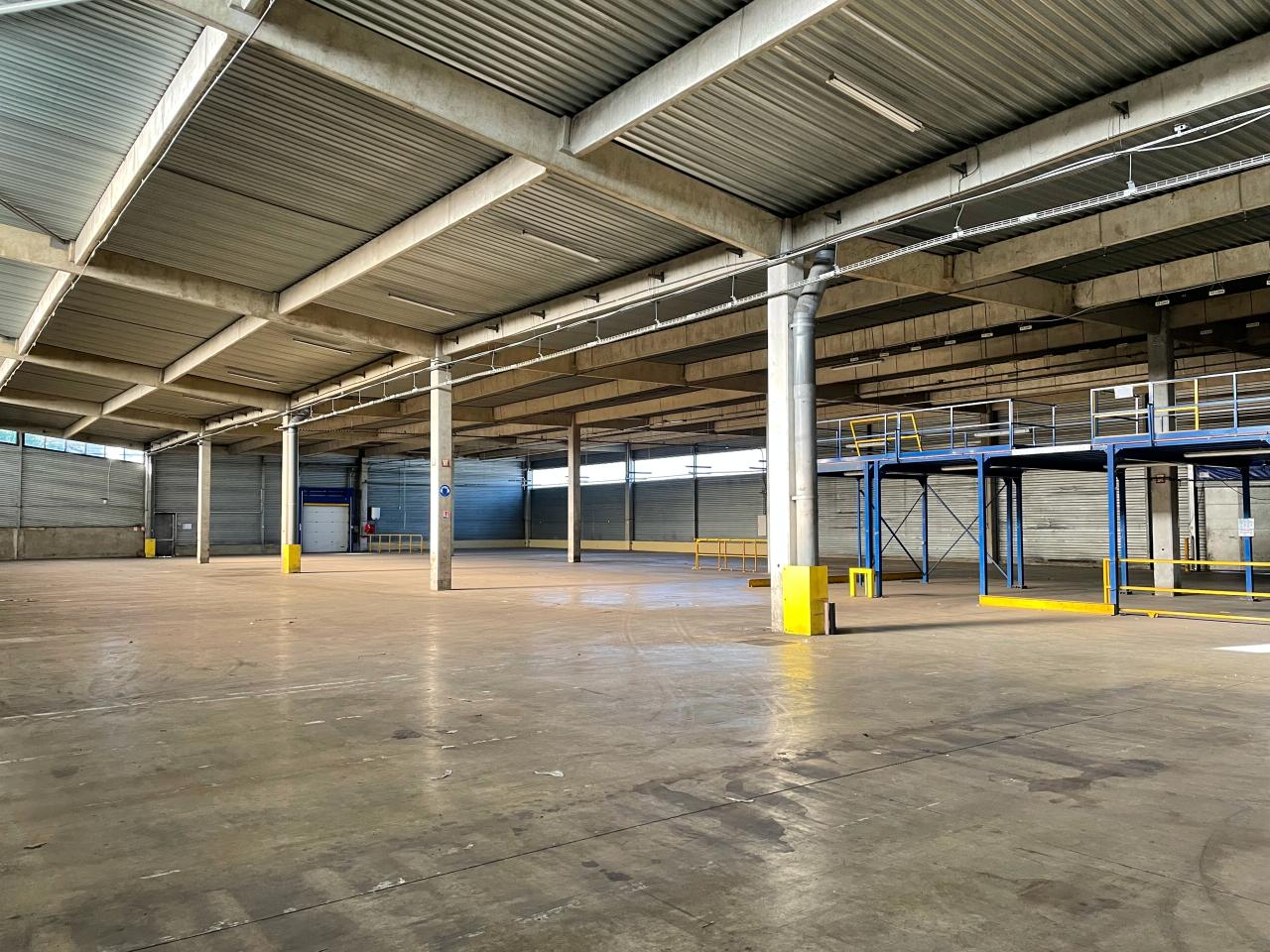 Local d'activité Carbon-Blanc 3022m² Location local d'activité Carbon-Blanc Gironde OLACT2530369 4